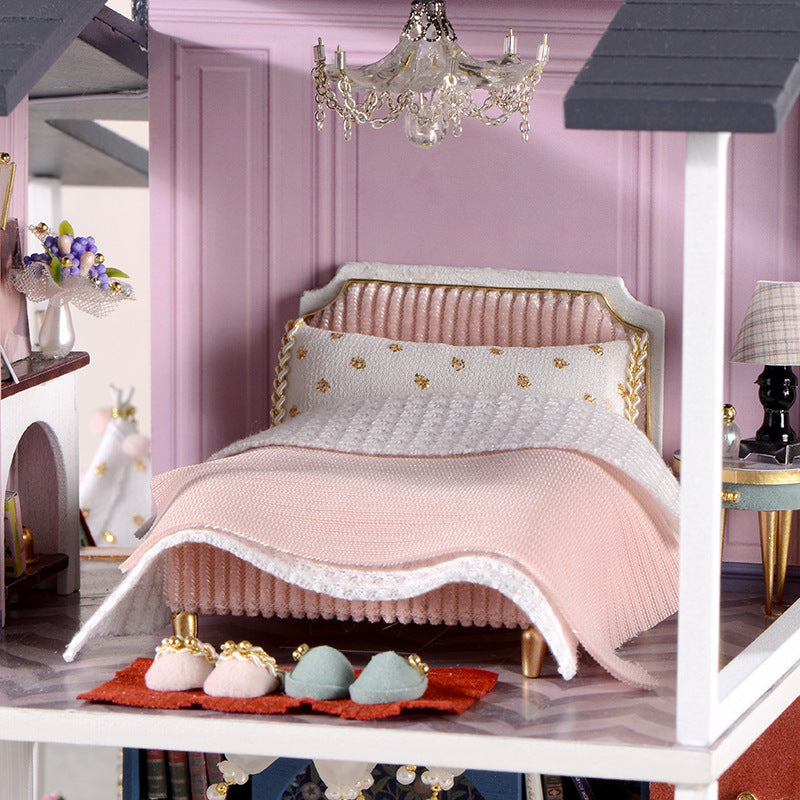 Cute Room New NYE Garden Toy Building Model